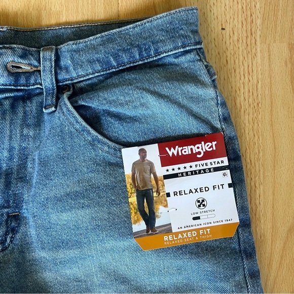 Vintage-inspired Wrangler Unisex Denim - Picture 2 of 5